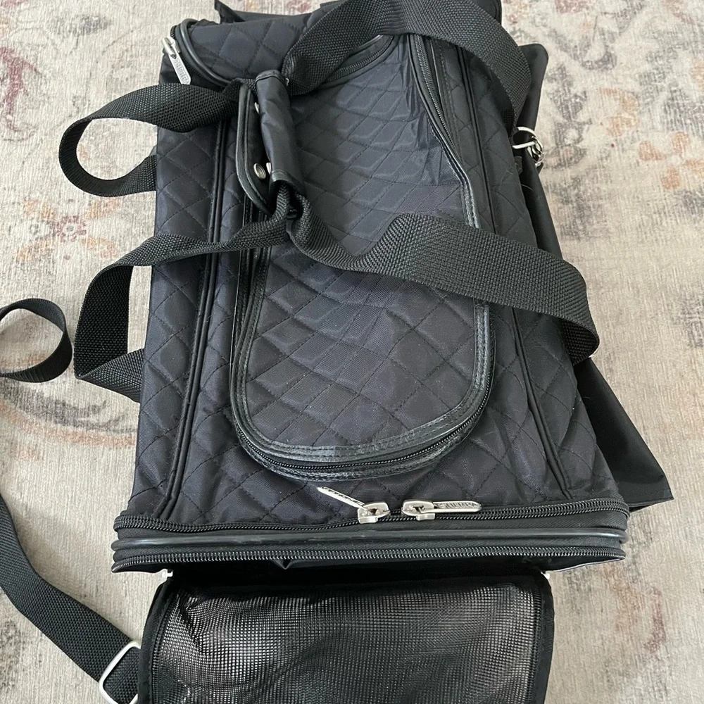 Sherpa - Original Deluxe Travel Bag Pet Carrier size medium- TSA APPROVED